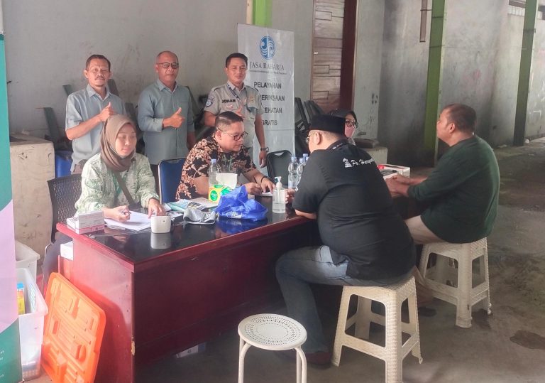Upaya Cegah Kecelakaan Jasa Raharja Tangerang Cek Kesehatan awak di PO Bus Haryanto