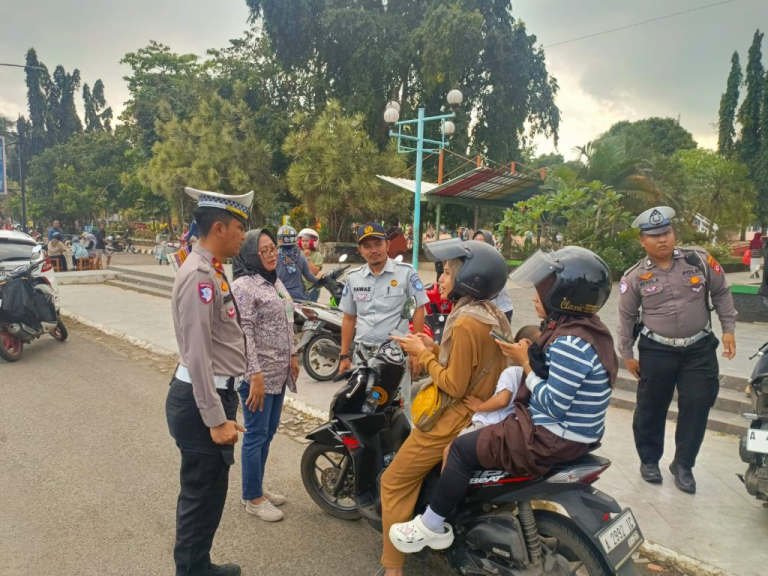 Jasa Raharja Cabang Banten Turut Serta Melakukan Giat Penertiban Pajak Bersama UPTD Samsat Pandeglang di Alun alun Pandeglang