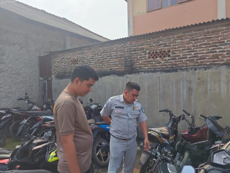 Jasa Raharja Banten Lakukan Identifikasi dan Pengecekan SWDKLLJ Terkait Kendaraan Terlibat Laka