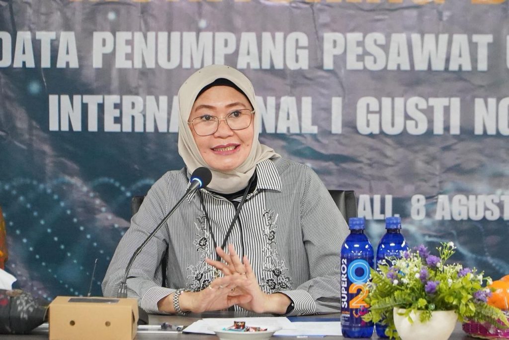 Plt Dirut Jasa Raharja Dewi Aryani Suzana kegiatan ‘Monitoring dan Evaluasi Data Penumpang Pesawat Udara’ di Bandara Internasional I Gusti Ngurah Rai, Bali, pada Jumat, 8 Agustus 2025.