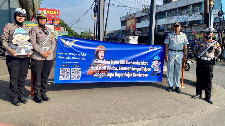 FKLL dan Jasa Raharja Cabang Tangerang Pasang Spanduk Himbauan Keselamatan di Titik Rawan Kecelakaan