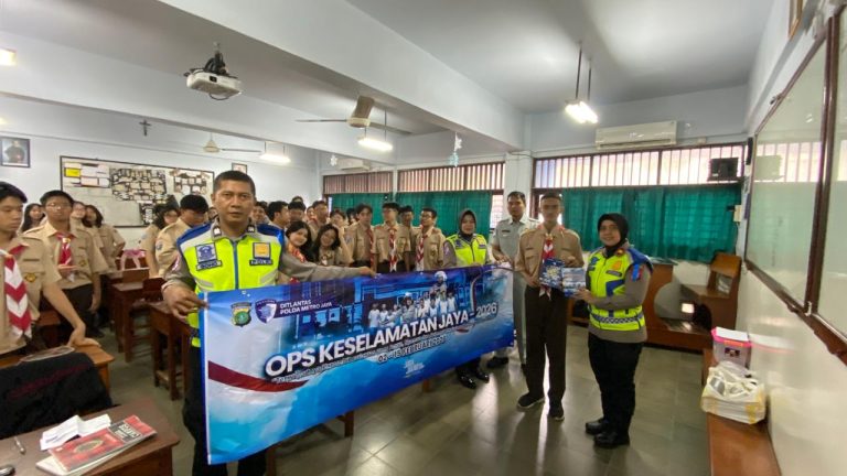Polres Metro Tangerang Kota & Jasa Raharja Cabang Tangerang Gelar Sosialisasi Keselamatan Berlalu Lintas Bagi Pelajar SMA Strada Thomas Aquino Dalam Rangka Operasi Keselamatan Jaya 2026