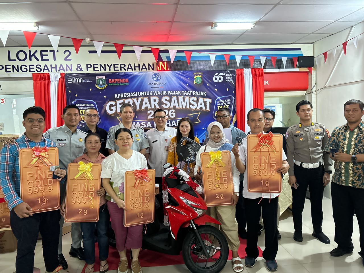 Apresiasi Wajib Pajak Taat, Jasa Raharja Banten Serahkan Hadiah Gebyar Samsat 2026